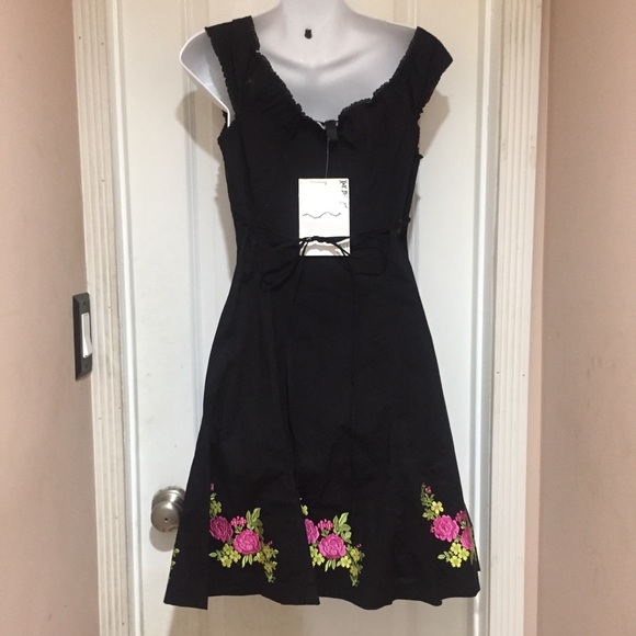 Betsy Johnson embroidered mini dress NWT deadstock - Picture 2 of 3